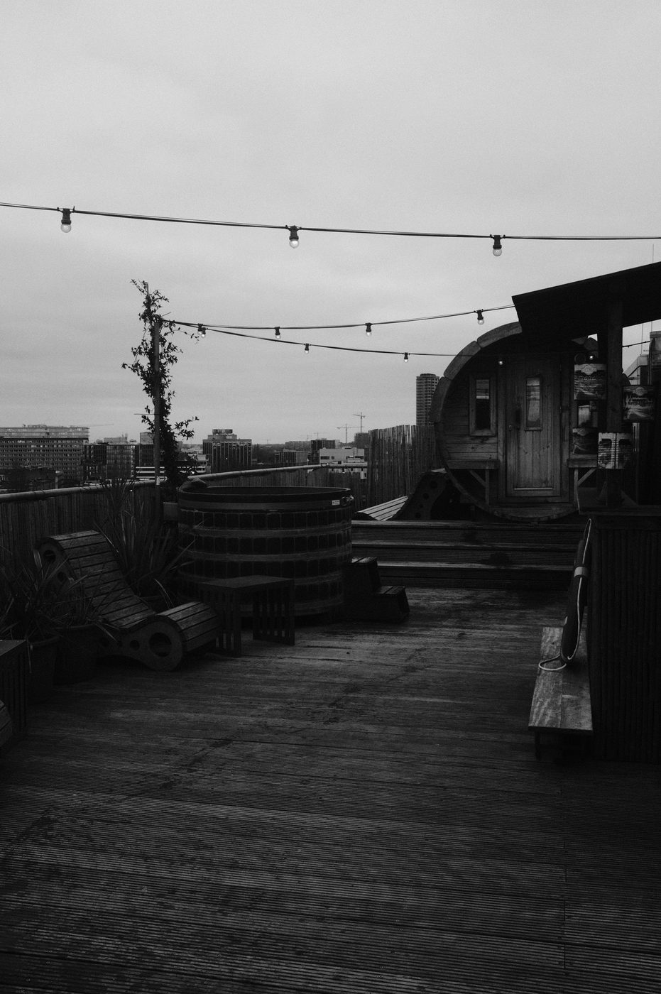 Wooden barrel sauna on the Volkshotel rooftop